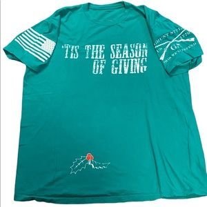 Grunt Style XL Green “Tis the Season of Giving” short sleeve logo tee.